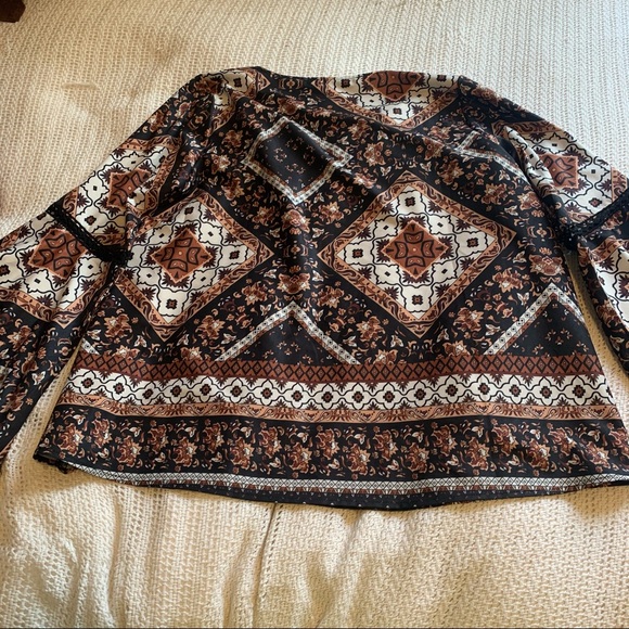 Patterned Blouse - Picture 4 of 4